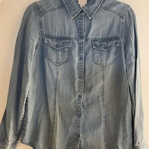 Chico’s Soft Denim Blouse Size 4